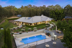 Thistle Hill Guesthouse - walk to many wineries and restaurants, Pokolbin